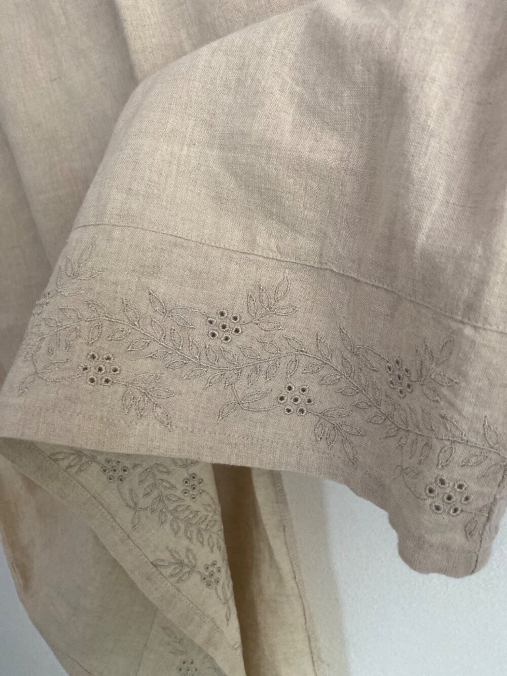 Vintage Cherokee Beige Linen Blend Skirt With Embroidered Hem Size 14 - Picture 3 of 6